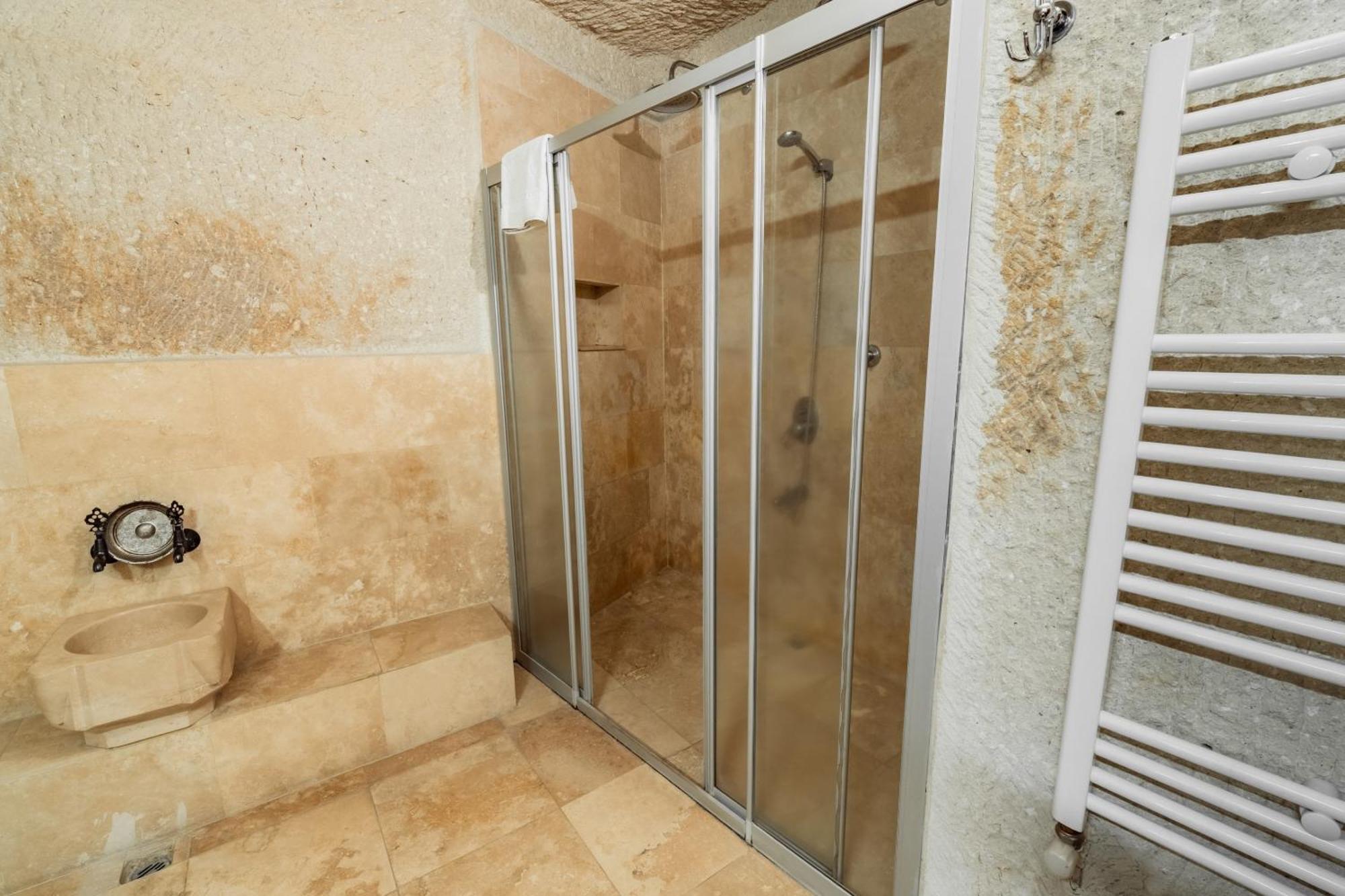 Amber Cave Suites Гьореме Екстериор снимка