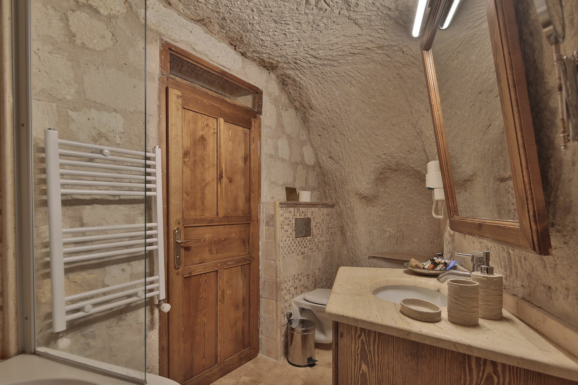 Amber Cave Suites Гьореме Екстериор снимка